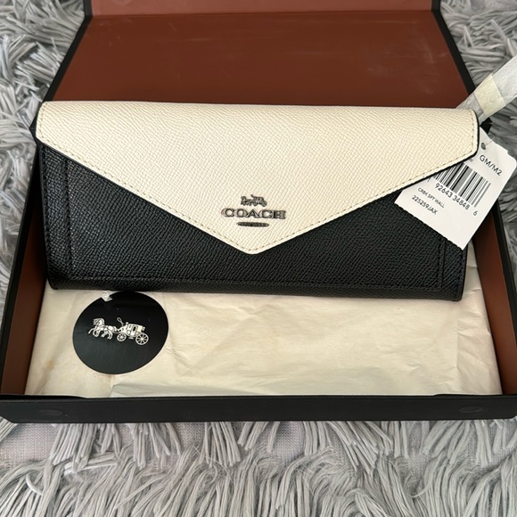 Coach Handbags - Coach Rare 2019 Black & White Envelope Wallet, New with Tags!!!